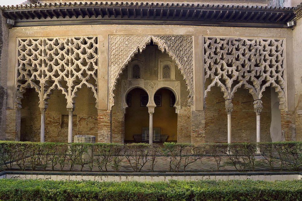 Patio del Yeso (Pórtico). Reales Alcázares de Sevilla.